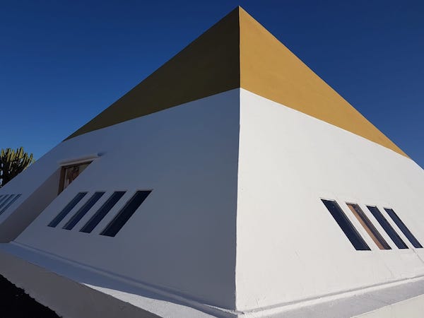 Bild "GALERIEN:Pyramide_aussen.jpeg"
